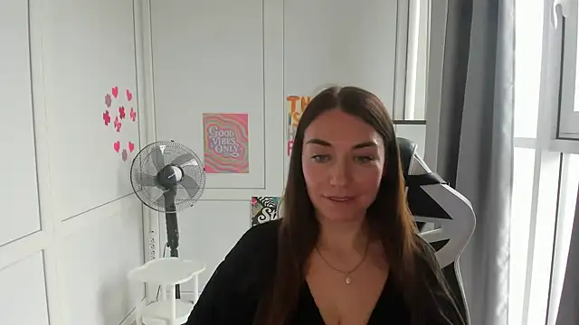 Chat +18 de BlushBerryy ao vivo