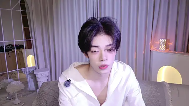 Chat +18 de XiaoZeouba ao vivo