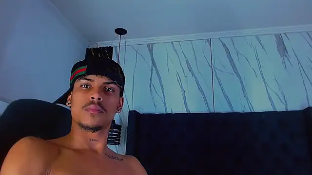 Angel_foxc13 Chat XXX in diretta