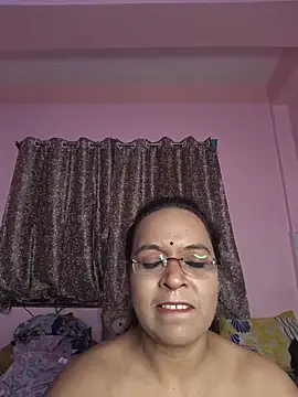 Chat +18 de naughtymia06 ao vivo