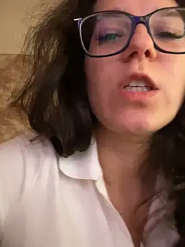 Chat +18 de NadiraNoor ao vivo