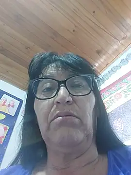 Chat +18 de clarita_01 ao vivo