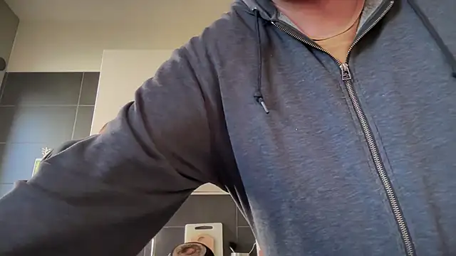 Chat +18 de theitalianbear ao vivo