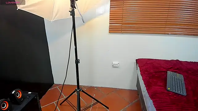 Онлайн чат XXX Leo_Royce