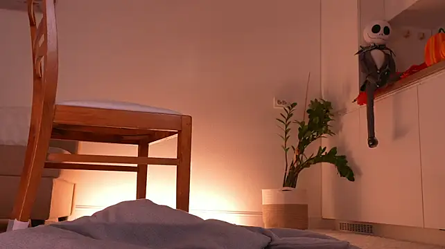 XXX chat uživo modela Miablueye