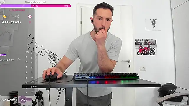 ZackFraser élő XXX-chatje