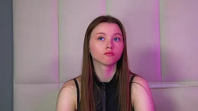 Chat +18 de KeiraAsti ao vivo