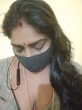 Chat +18 de oviyaree ao vivo