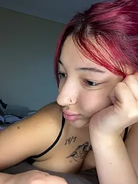 Nyvera Chat XXX live