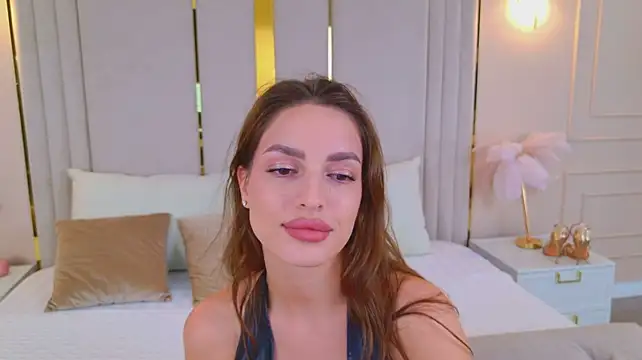Chat +18 de BellaHalles ao vivo