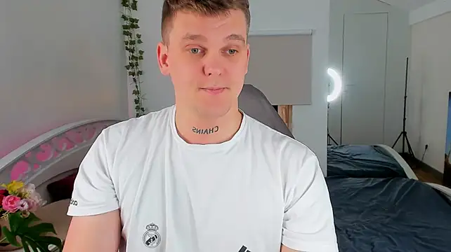 HotVanee Live XXX Chat