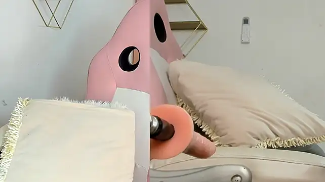 Chat +18 de CharloteEvans__ ao vivo