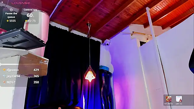 XXX chat uživo modela katiee11