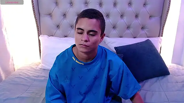 Chat +18 de Liiamthompson ao vivo