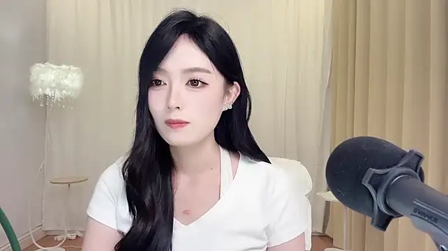 LiLy0608 现场XXX聊天