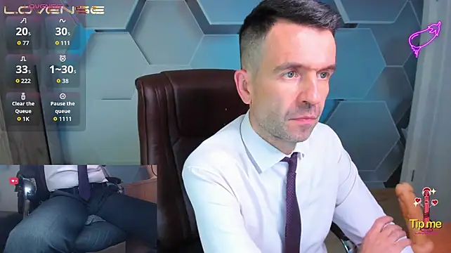 SteveTiger élő XXX-chatje