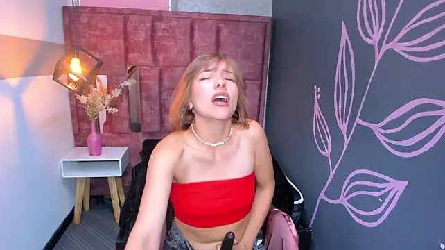 צ'אט XXX בשידור חי של LIA__MILLER_
