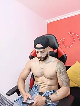 XXX chat uživo modela Mike_savage3