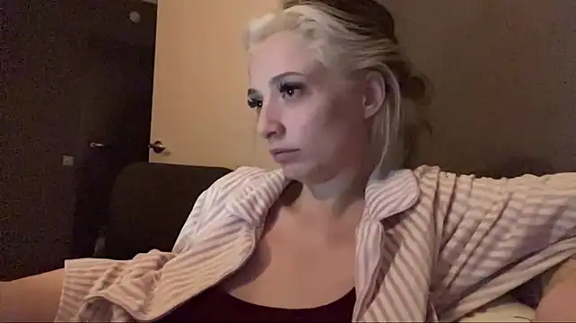 PriscillaOstlie Adlı Modelin Canlı XXX Sohbeti