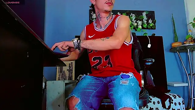 XXX chat uživo modela HannibalLester