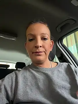 Chat +18 de SpicyJenny ao vivo