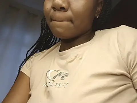 Chat +18 de flurtingqueen ao vivo