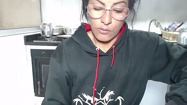 Chat +18 de kateleyagrey ao vivo