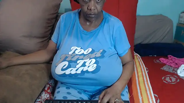 Chat +18 de bustykelly ao vivo