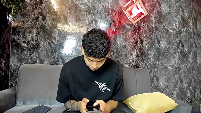 Chat +18 de nova_mitchell7 ao vivo