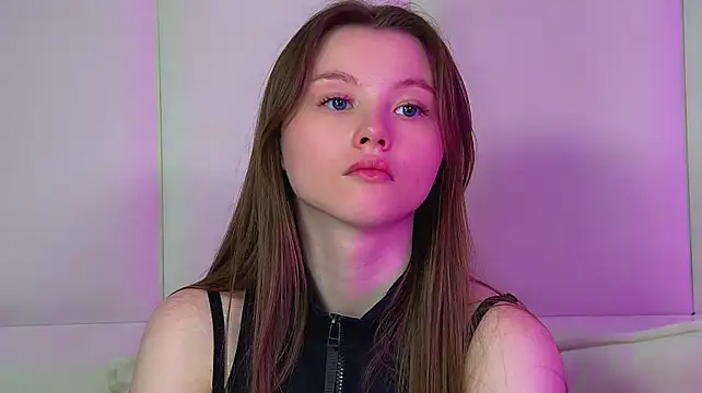 Chat +18 de KeiraAsti ao vivo