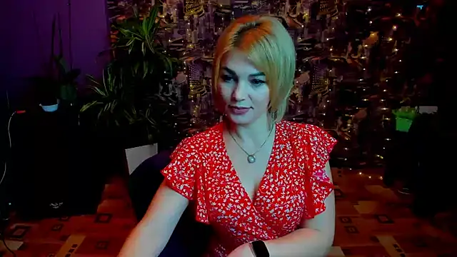 Chat +18 de CuttieEmma ao vivo