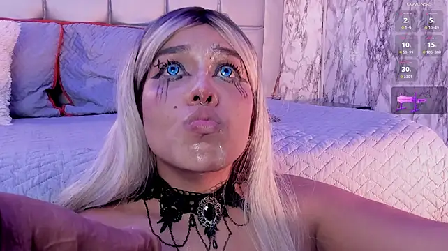 MayaCroos' Live XXX Chat