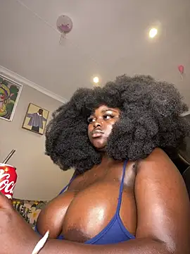 Chat +18 de Honeycoco0211 ao vivo