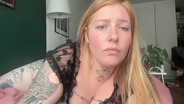Živý XXX chat MaggievanG
