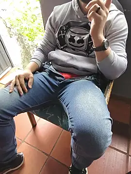 jacson_w8 Adlı Modelin Canlı XXX Sohbeti
