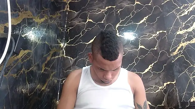 Chatroom XXX en direct de drako_monster