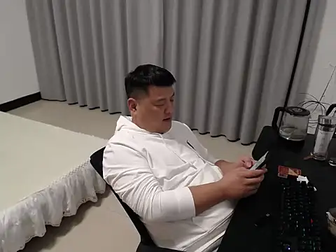 zhang1118 即時 XXX 聊天