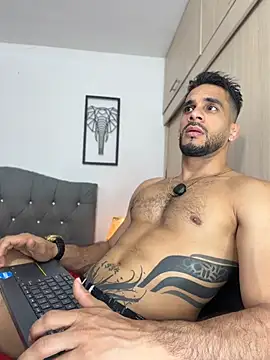 Živý XXX chat Maximiliano_ford