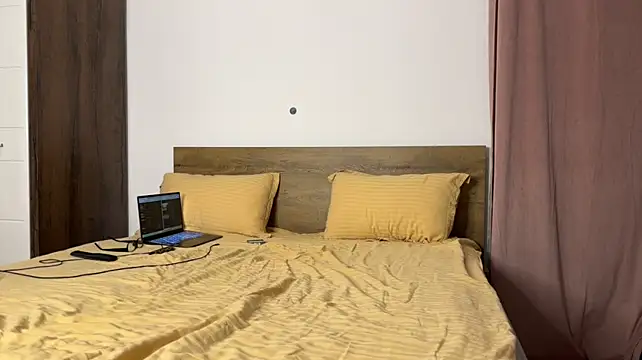 MathiasRay Adlı Modelin Canlı XXX Sohbeti