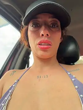 roxyrougee 现场XXX聊天