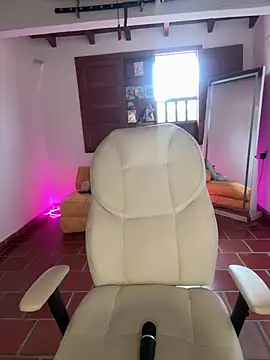 Ale_Lewis Show in webcam