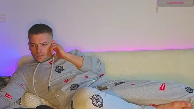 Živý XXX chat JulianTurner