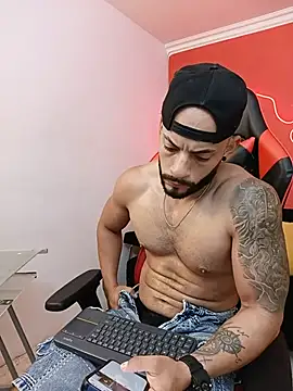 Mike_savage3 Adlı Modelin Canlı XXX Sohbeti