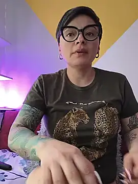 Chat +18 de kat_paradise ao vivo