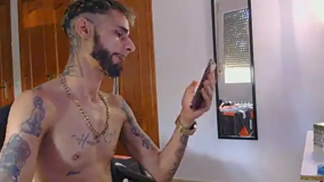 VanityMan91n Live XXX chat