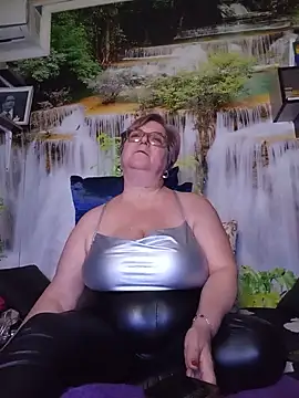 QueenPammy1's Live XXX Chat