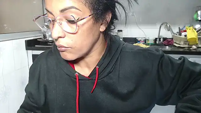 Chat +18 de kateleyagrey ao vivo