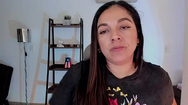urcute_kitten's Live XXX Chat