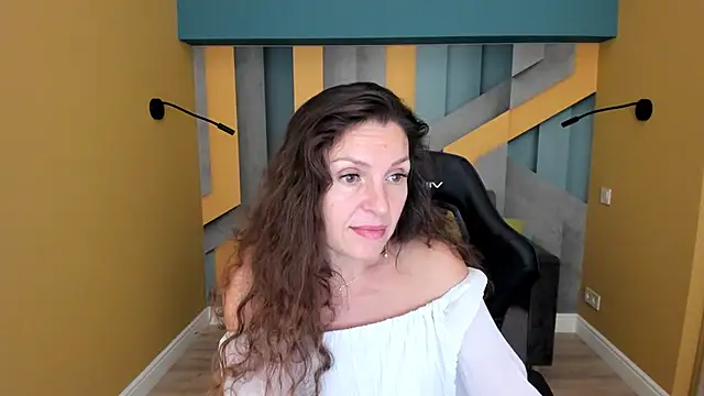 EllaLong's Live XXX Chat