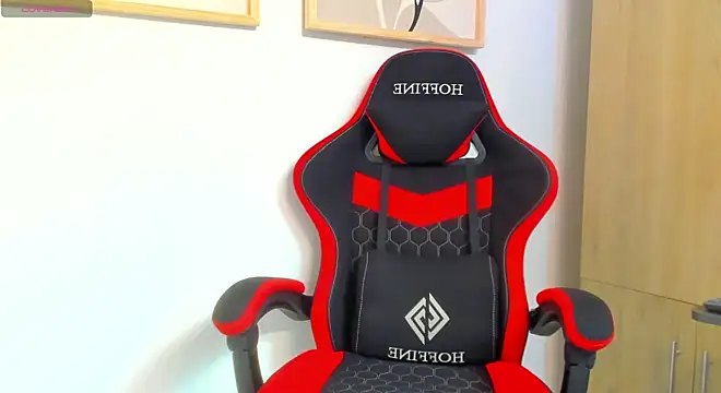 XXX chat uživo modela Santana_maximo